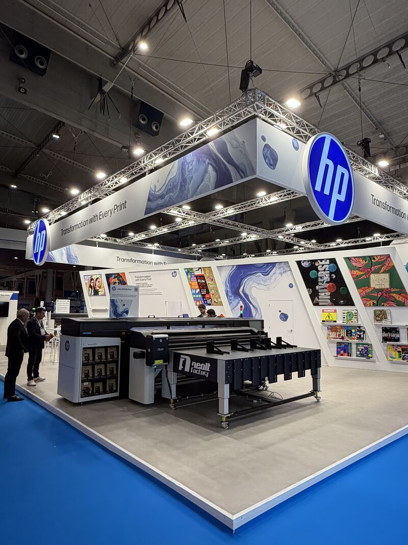 HP Latex R Series R2000 Debuts with Neolt Factory Automation for Material Loading and Unloading